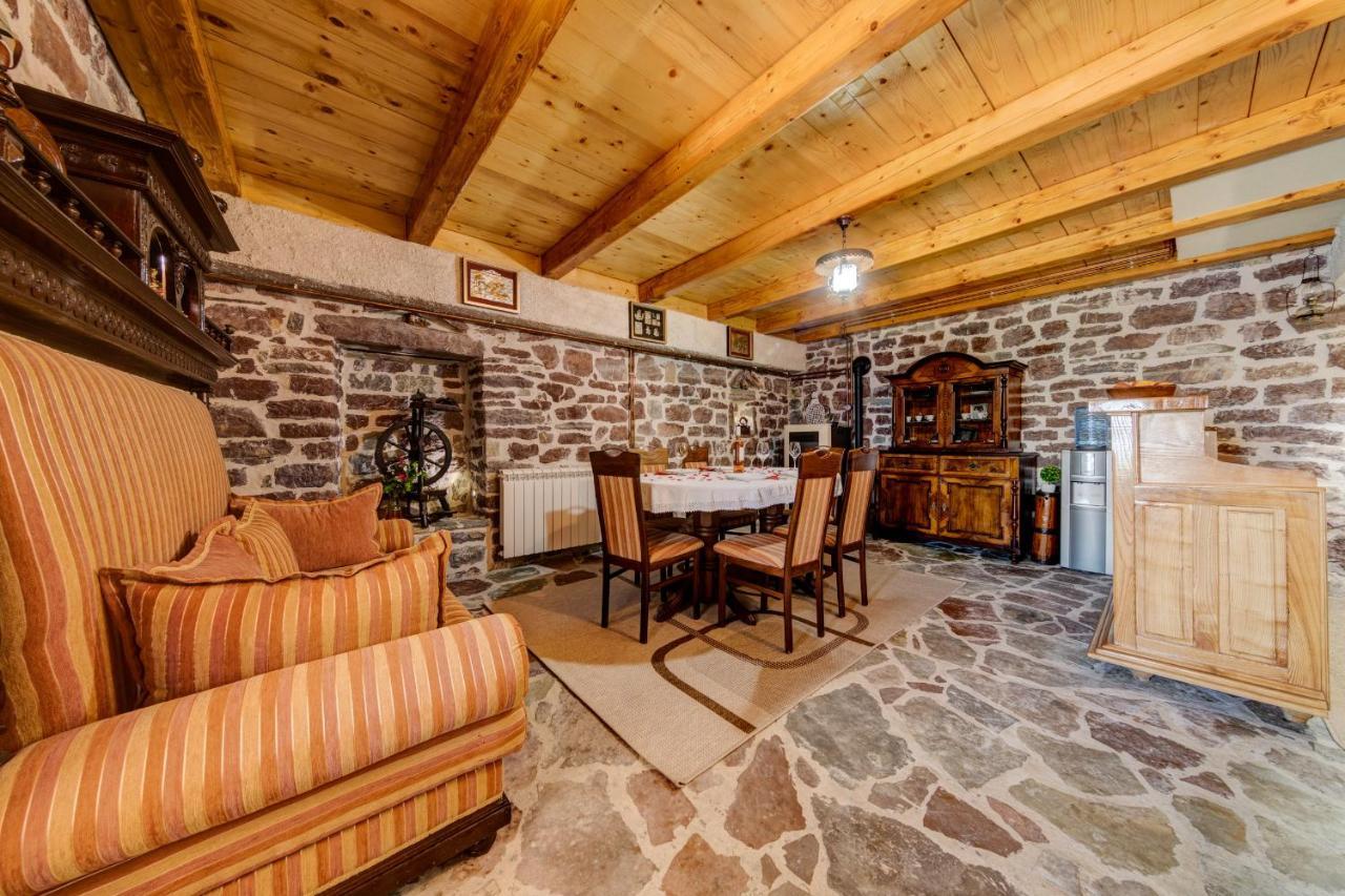 Old Stone House Villas Тиват Екстериор снимка